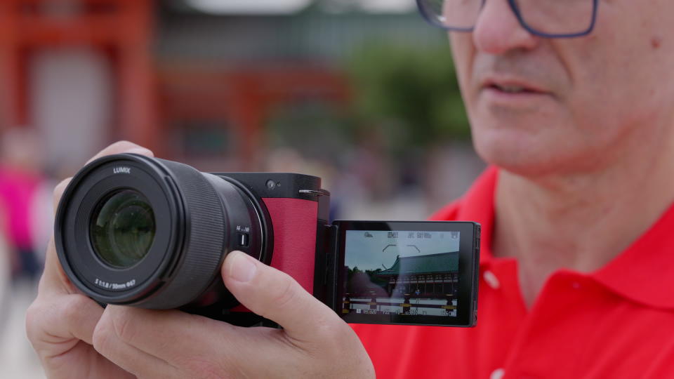 <p>Panasonic S9 mirrorless camera hands-on</p>
