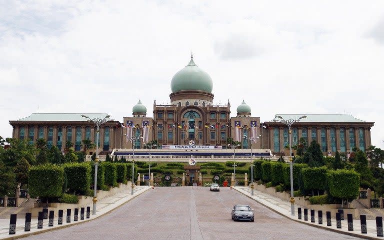 The study showed that most Malaysians polled feel that the nation needs strong leadership to take the country back from the rich and powerful. — AFP pic