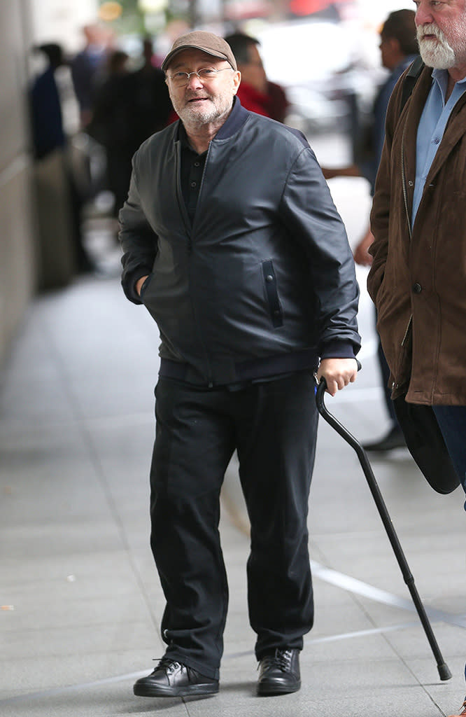 Phil Collins, pictured here in October, has used a cane to get around since a 2015 operation on his back. (Photo: BACKGRID)