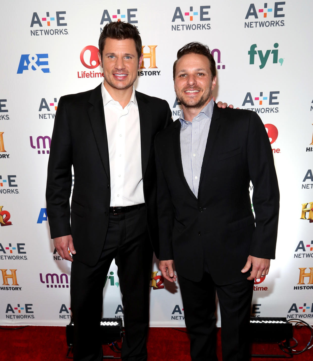 Nick Lachey, left, and his brother Drew. (Photo: Getty Images)