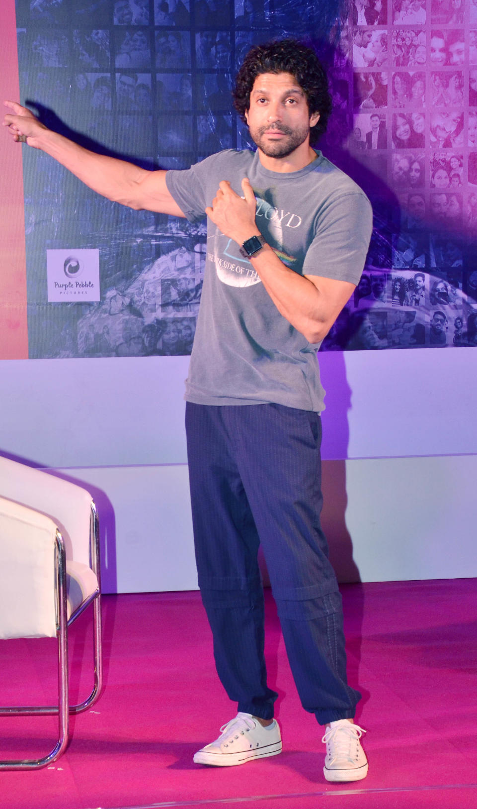 Farhan Akhtar, who plays Aisha’s father in <i>The Sky is Pink</i>, points to the wall. 