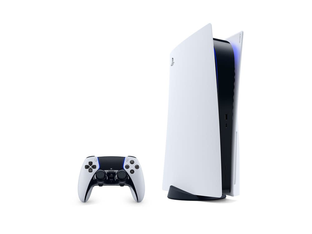 Die PlayStation 5 von Sony, hier mit dem im Rahmen der Gamescom gerade angekündigten DualSense Edge Wireless-Controller. (Bild: 2022 Sony Interactive Entertainment Inc.)
