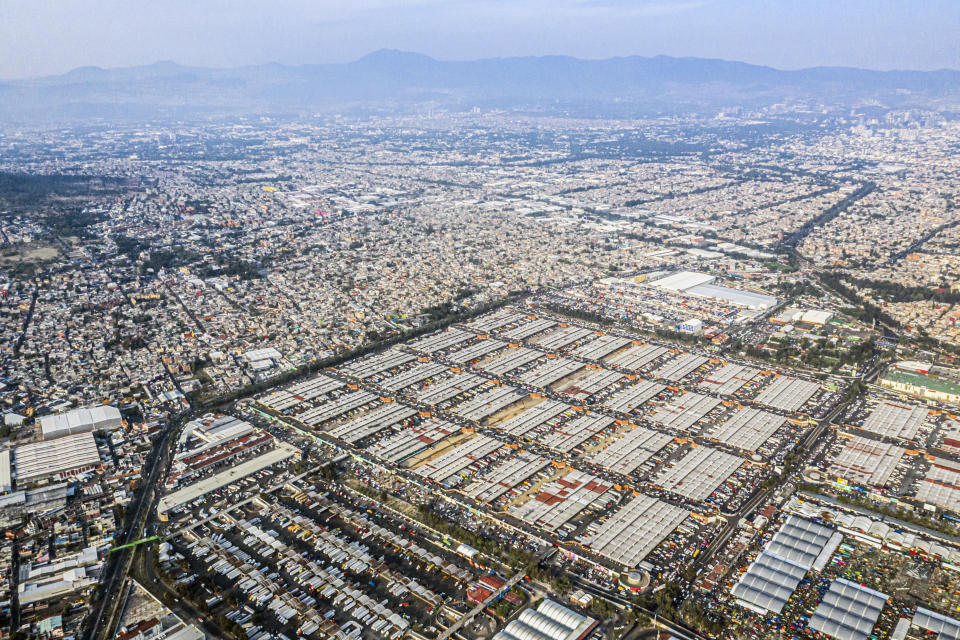 Vista aérea de la Central de Abasto, el mercado más grande del hemisferio occidental. (Daniel Berehulak/The New York Times)