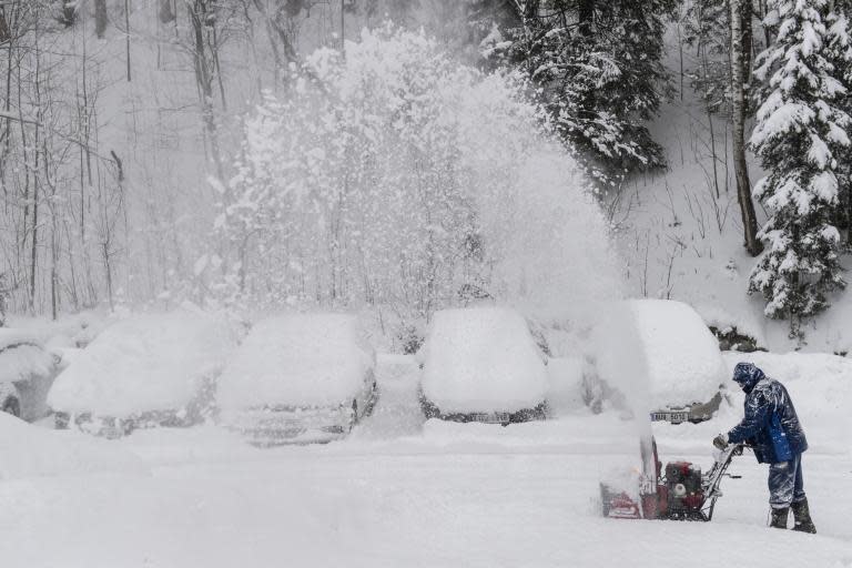 Girl dies after snow fort collapses outside Illinois church