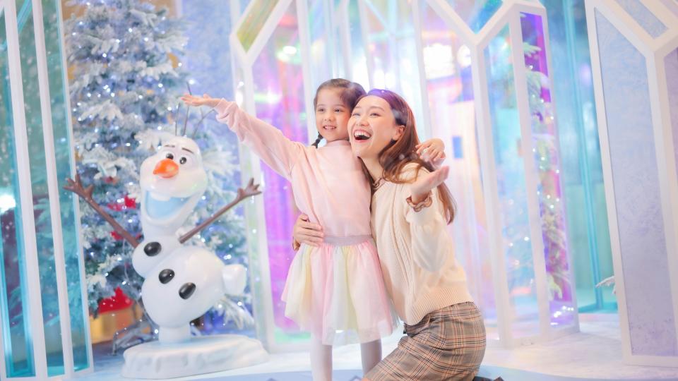 聖誕節2021丨魔雪奇緣Elsa及Anna登陸荃灣！4米高小白許願樹+360度沉浸式鏡房