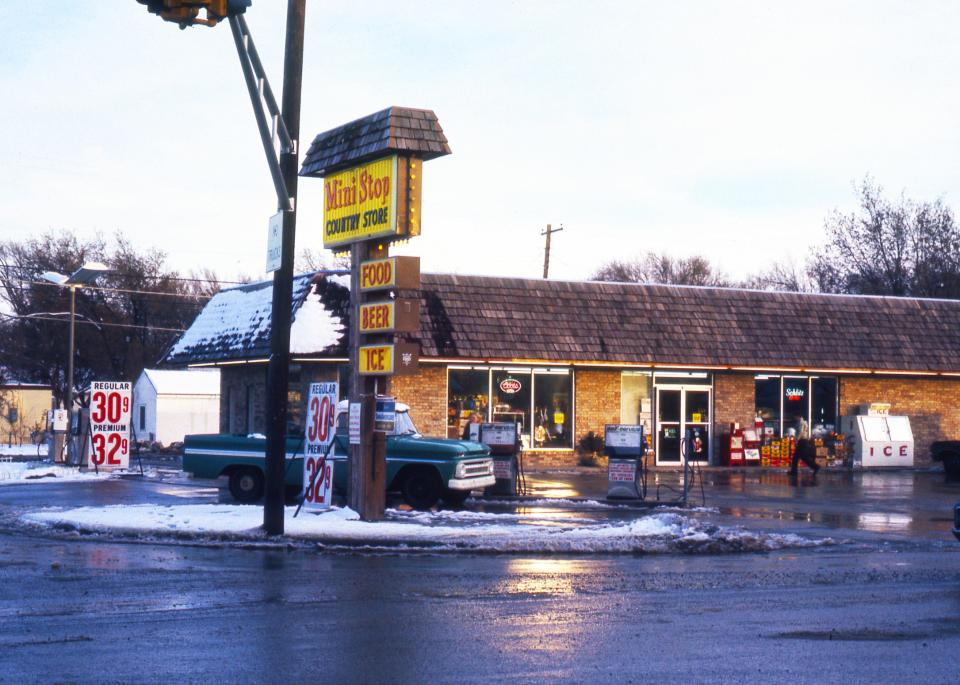 An early Love's location. Note the gas prices.