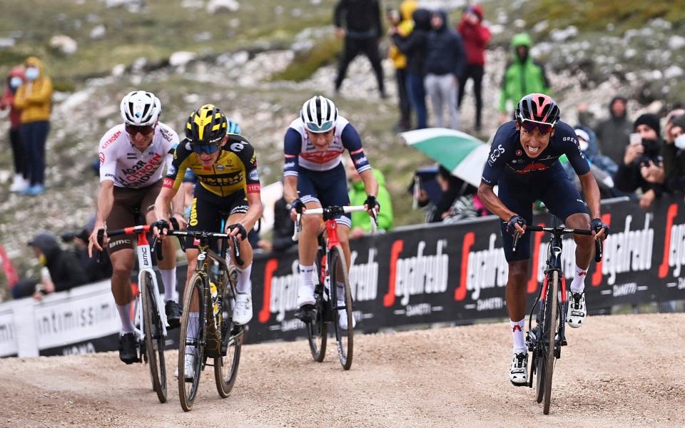 Egan Bernal - Egan Bernal takes lead at Giro d'Italia with explosive attack on gravel road - GETTY IMAGES