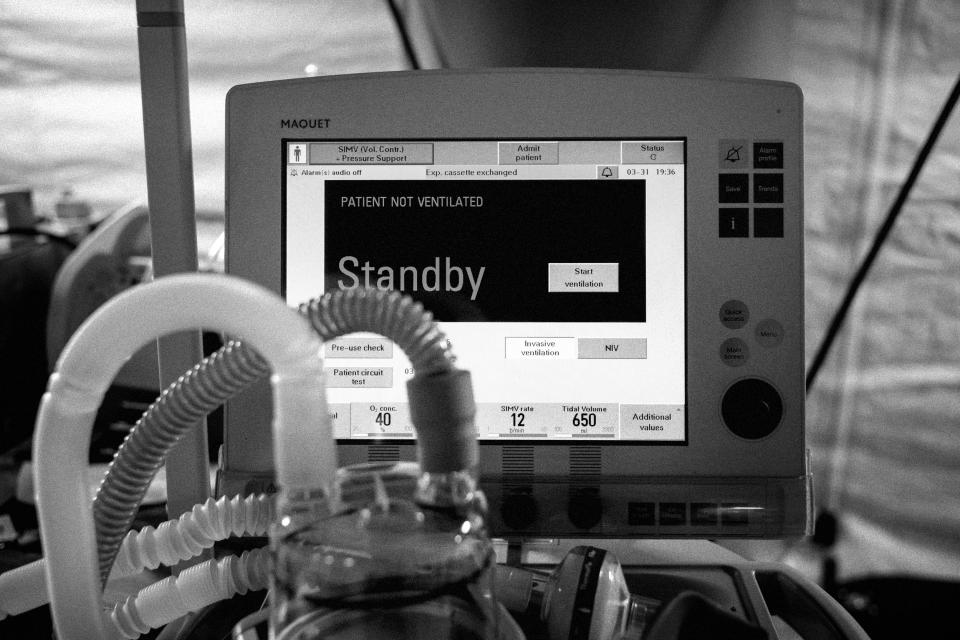 Image: Ventilator at a COVID-19 field hospital (Misha Friedman / Getty Images file)