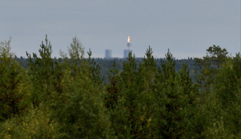 Russia burns gas at the Portovaya compression station in Russia. Picture taken from aerial surveillance tower of Pyterlahti in Virolahti, Eastern Finland on 26th August, 2022 (Heikki Saukkomaa/Shutterstock)