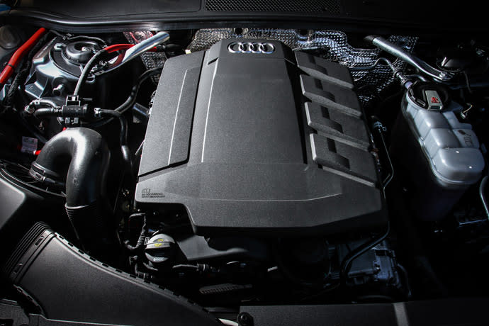 2.0升直列四缸渦輪增壓引擎作為動力心臟，配合上缸內直噴的技術加持，使得這具引擎可以創造出245hp的最大馬力，峰值扭力可來到37.7kgm。版權所有/汽車視界