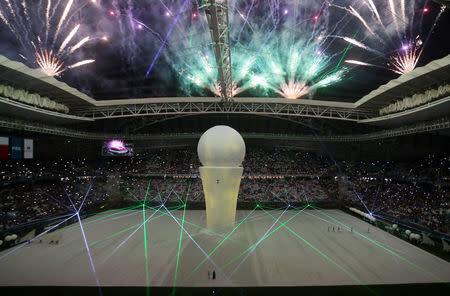 Fútbol - Al Sadd vs Al-Duhail - Final de la Copa del Emir de Qatar - Estadio Al Wakrah, Al Wakrah, Qatar - 16 de mayo, 2019 - Vista general de una ceremonia inaugural antes del partido. REUTERS/Ibraheem Al Omari