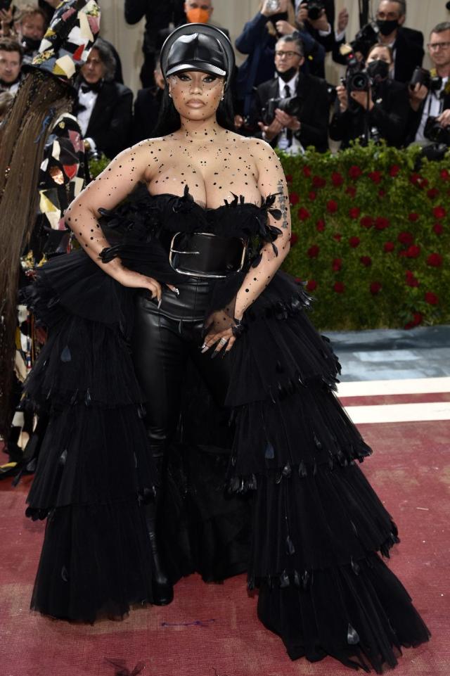 Nicki Minaj Makes Met Gala 2022 Arrival In Barely There Boots Feathers And So Much Tulle 
