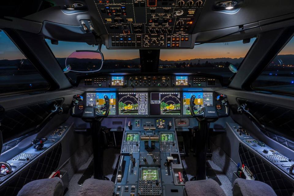 The Northern Echo: G650 Cockpit