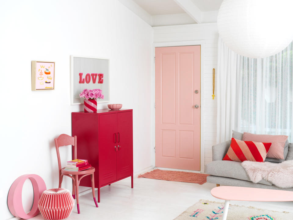 Hot pink decor inspired by Barbie