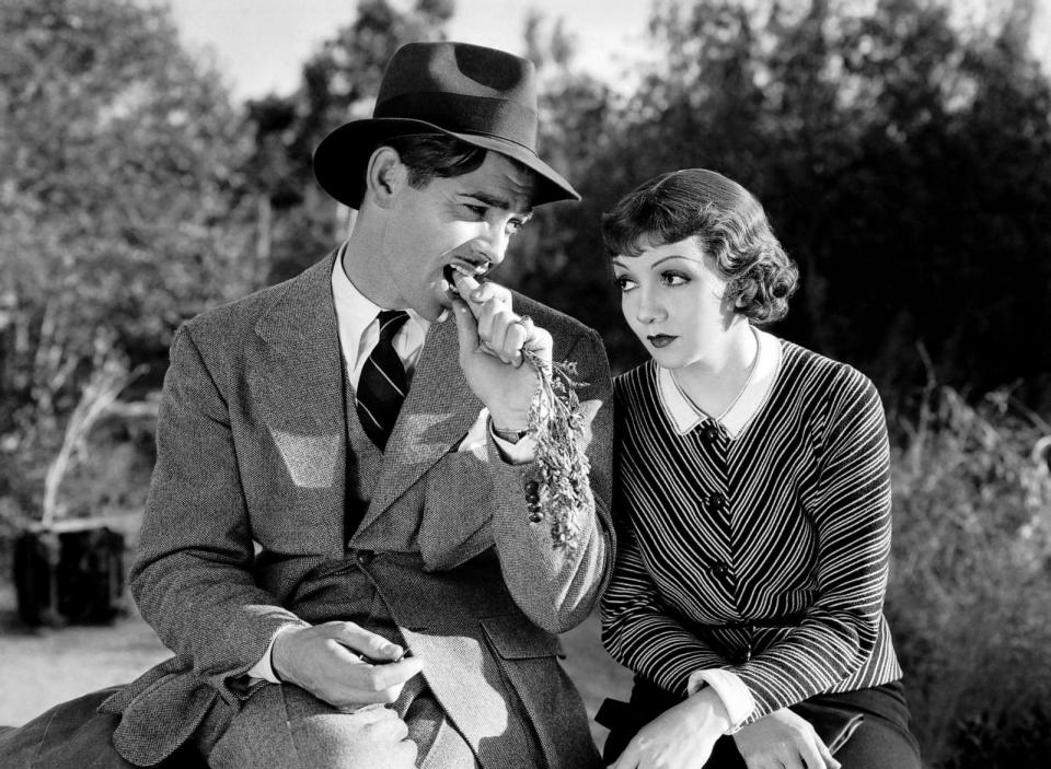 PHOTO: Actress Claudette Colbert and Clark Gable in a scene from the movie 'It Happened One Night.' (Donaldson Collection/Getty Images)
