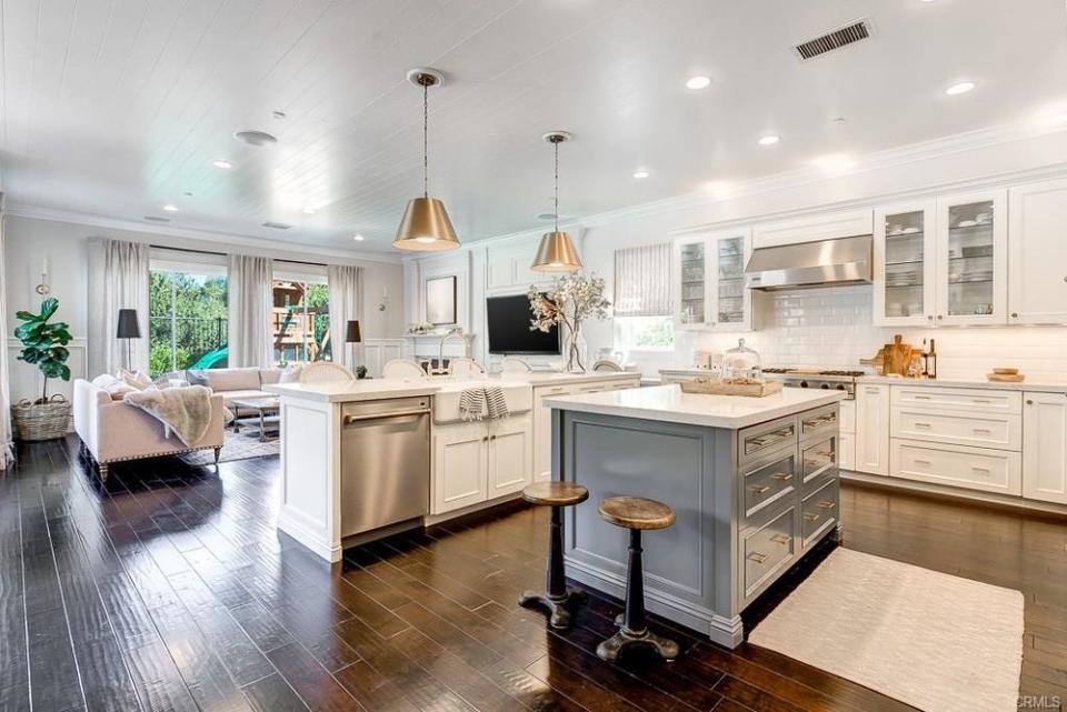 Tamra's kitchen and family room