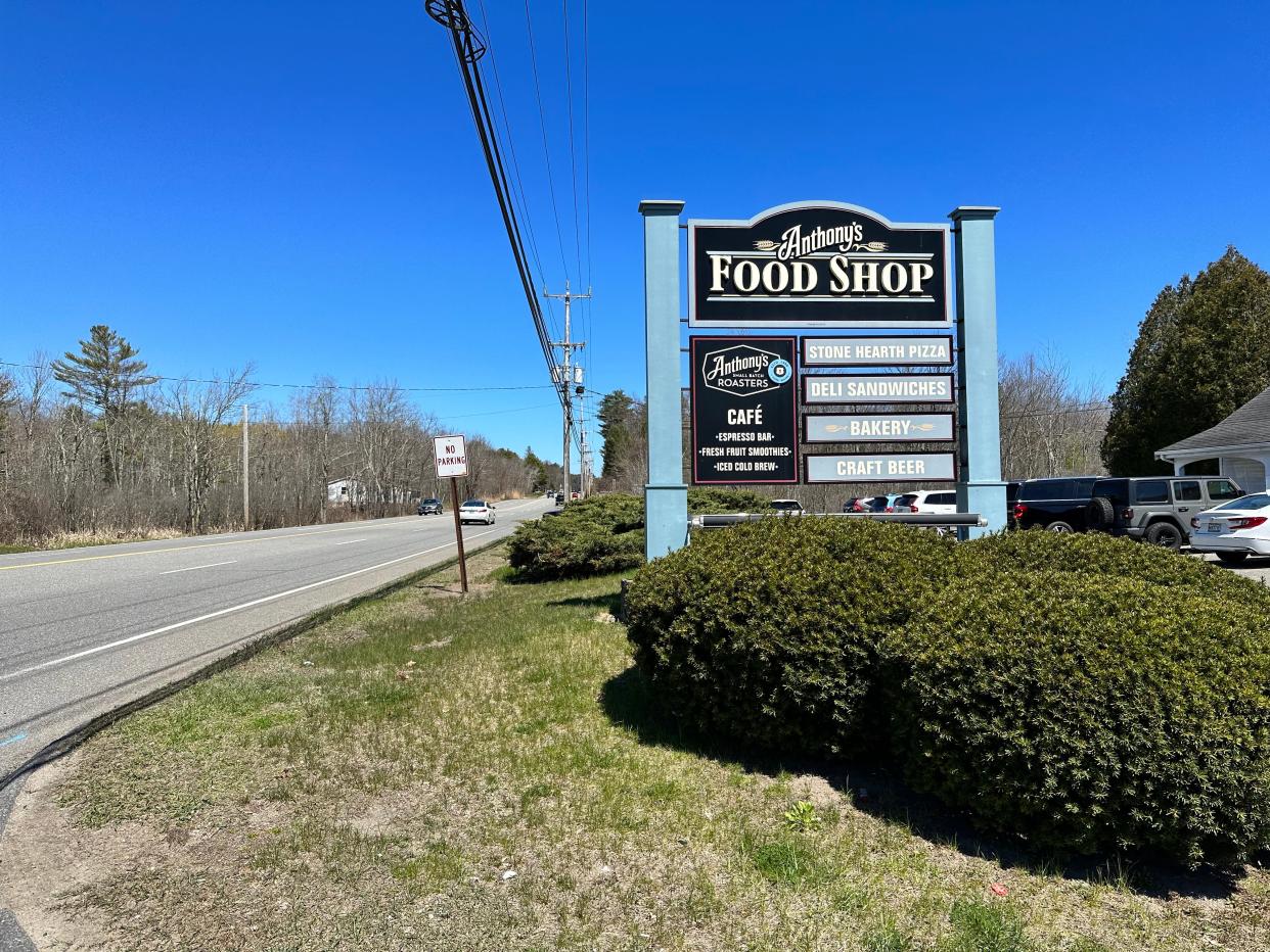 A new study of the Route 1 corridor in York from the Kittery border to Mountain Road will examine safety and potential traffic improvements. Some residents say the area from Anthony's Food Shop to Eldredge Lumber can be dangerous when taking a left hand turn.