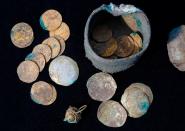 <p>La numismatica è un territorio minato, ma se si hanno in casa dei pezzi in buone condizioni si può raggranellare qualcosa. Non ci deve essere il minimo segno di corrosione per ottenere il massimo del prezzo, a meno che non abbiate tra le mani una moneta romana. (foto: Getty Images) </p>