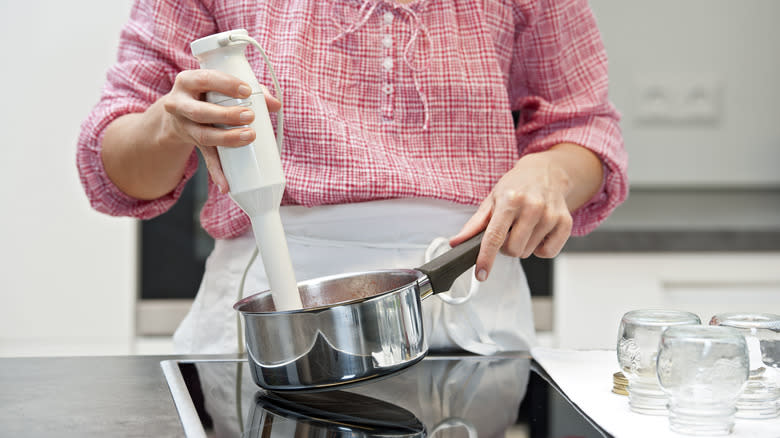 Using an immersion blender