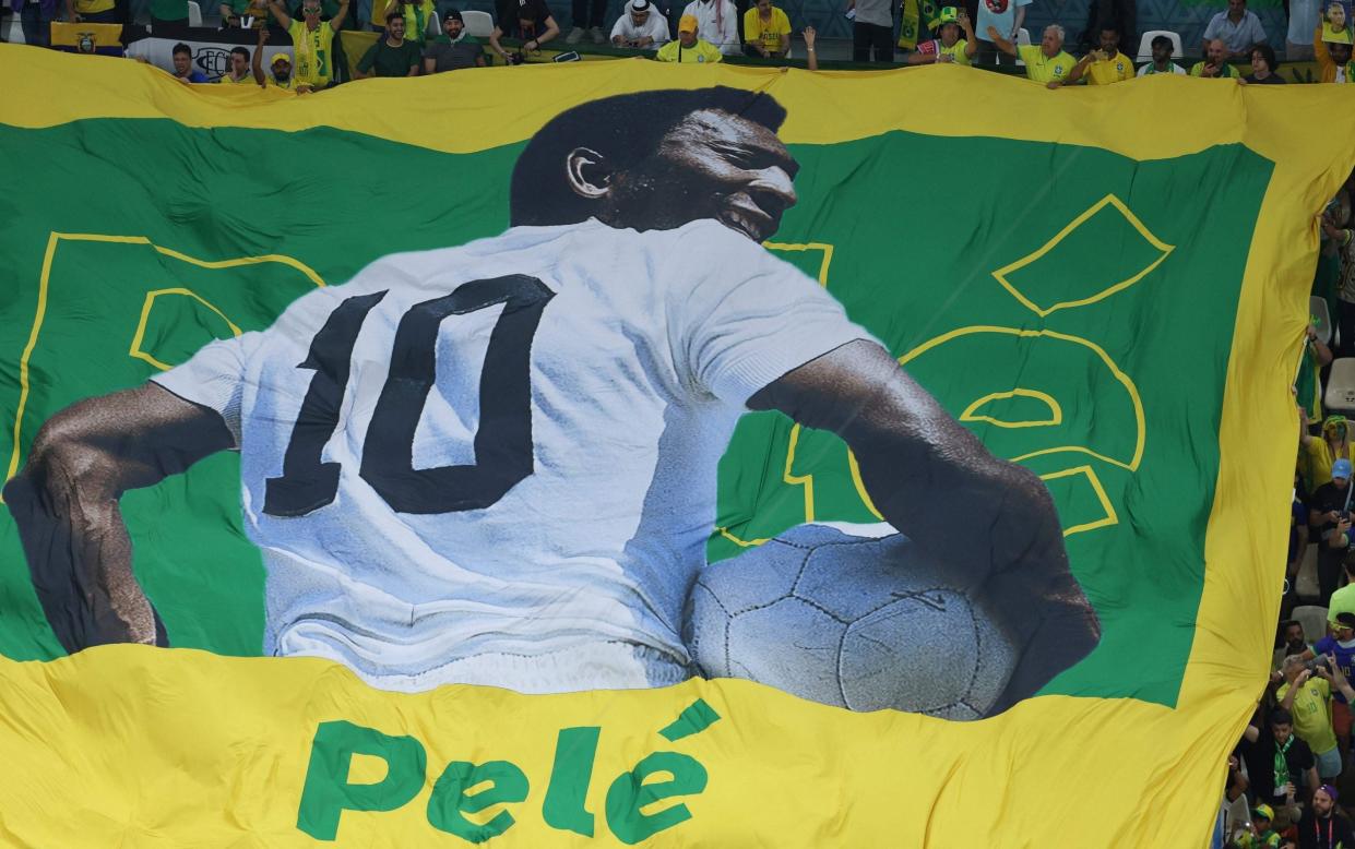 Brazil fans show support for Pele/Pele 'moved to palliative end-of-life care' - AFP