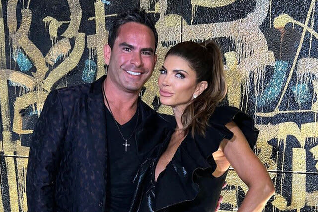 Daily Dish Rhonj Teresa Giudice Louie Ruelas Paris Vacation