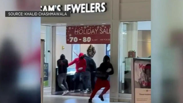 Mobs of looters target Bay Area retailers for third straight day