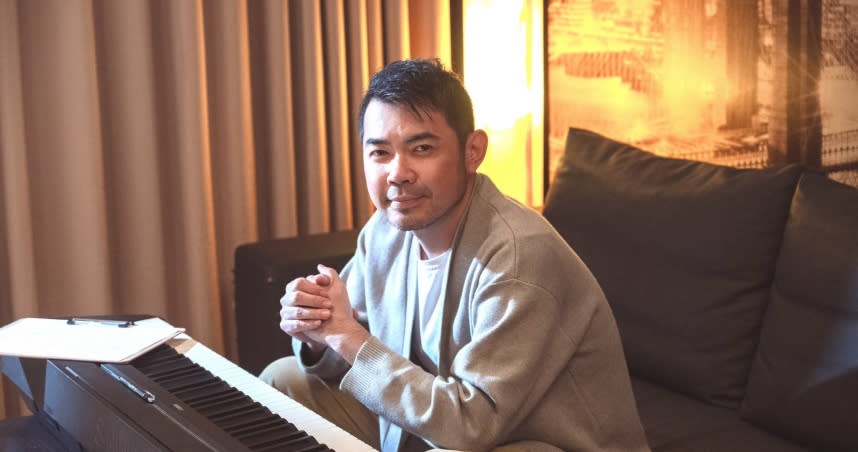 余荃斌為「陽光基金會」創作全新公益單曲〈希望陽光〉。（圖／艾迪昇傳播提供）