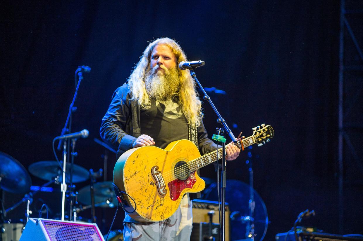 Jamey Johnson is pictured during a 2018 benefit concert at Jacksonville State University.