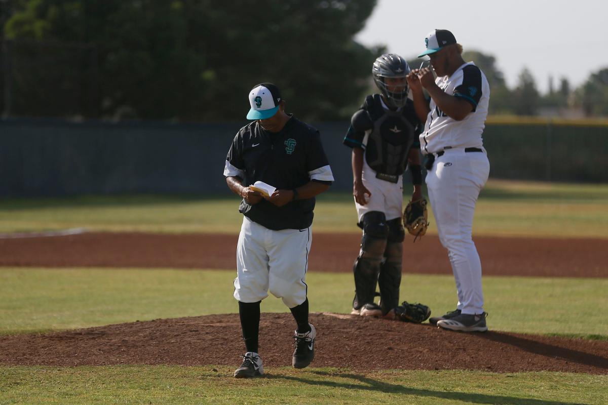 Baseball's 'Pudge' Rodriguez to visit El Paso