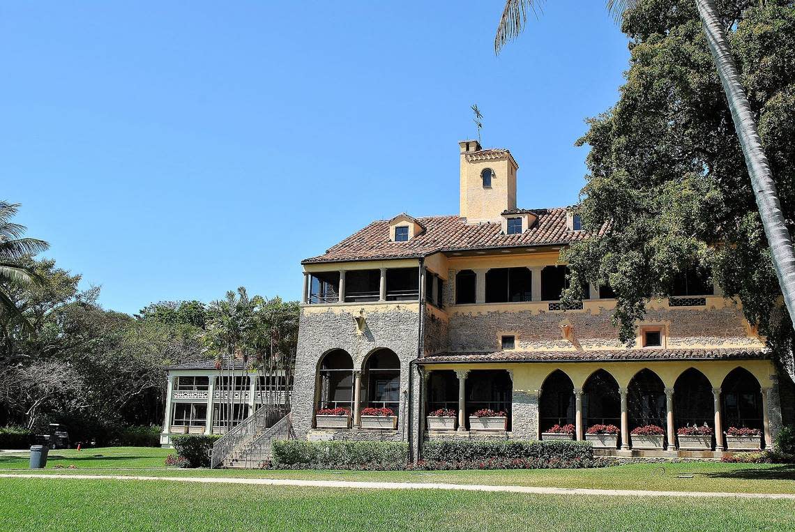 The Deering Estate’s stone house was built in 1922 out of the oolitic limestone that forms the bedrock of South Florida’s highest ground. Shaken by the Great Chicago Fire of 1871, Chicago industrialist Charles Deering built the house out of stone and concrete to make it fireproof.