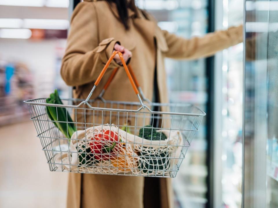 woman grocery shopping