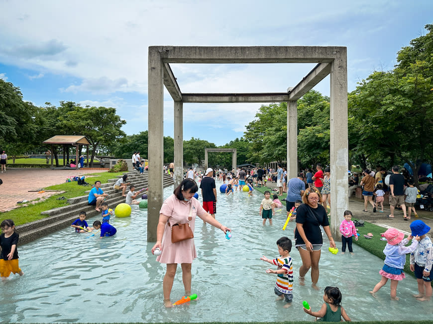 新北｜鶯歌陶瓷博物館 戲水池