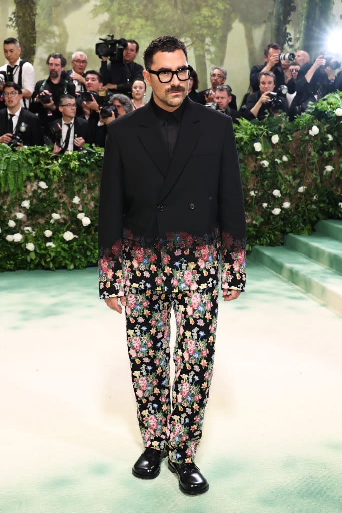 Dan Levy attends The 2024 Met Gala Celebrating "Sleeping Beauties: Reawakening Fashion" at The Metropolitan Museum of Art on May 06, 2024 in New York City.