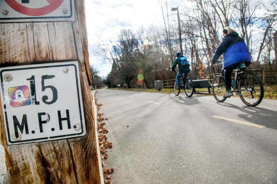 Bicyclists ride past a speed limit sign on the Boise River Greenbelt. Kyle Green/kgreen@idahostatesman.com