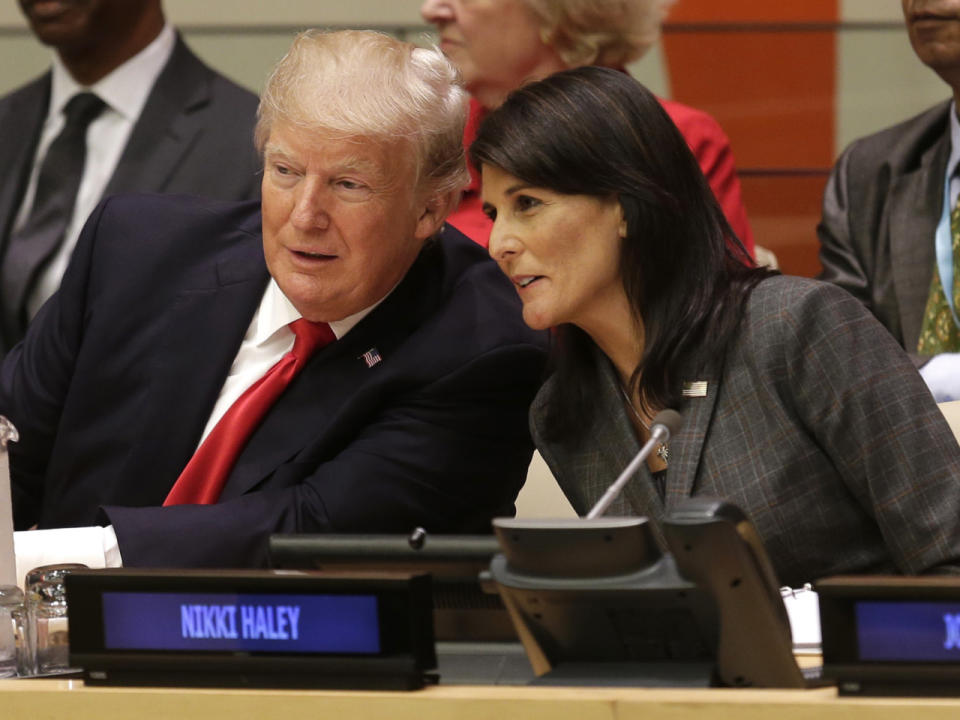 Nikki Haley (r.) gab den Austritt aus dem UN-Menschenrechtsrat bekannt. (Bild-Copyright: Seth Wenig/AP Photo)