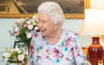 Ihrer Biografin Kate Williams zufolge war die Queen aufgrund ihrer Wissbegier aber eine sehr intelligente Autodidaktin. Mit ihrem analytischen Verstand und ihrem messerscharfen Gedächtnis ließ sie so manchen Premierminister mit teurer Privatschulausbildung auflaufen. (Bild: Dominic Lipinski - WPA Pool/Getty Images)