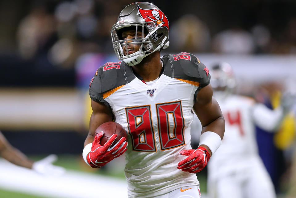 O.J. Howard of the Tampa Bay Buccaneers had an interception go off his back. (Photo by Jonathan Bachman/Getty Images)