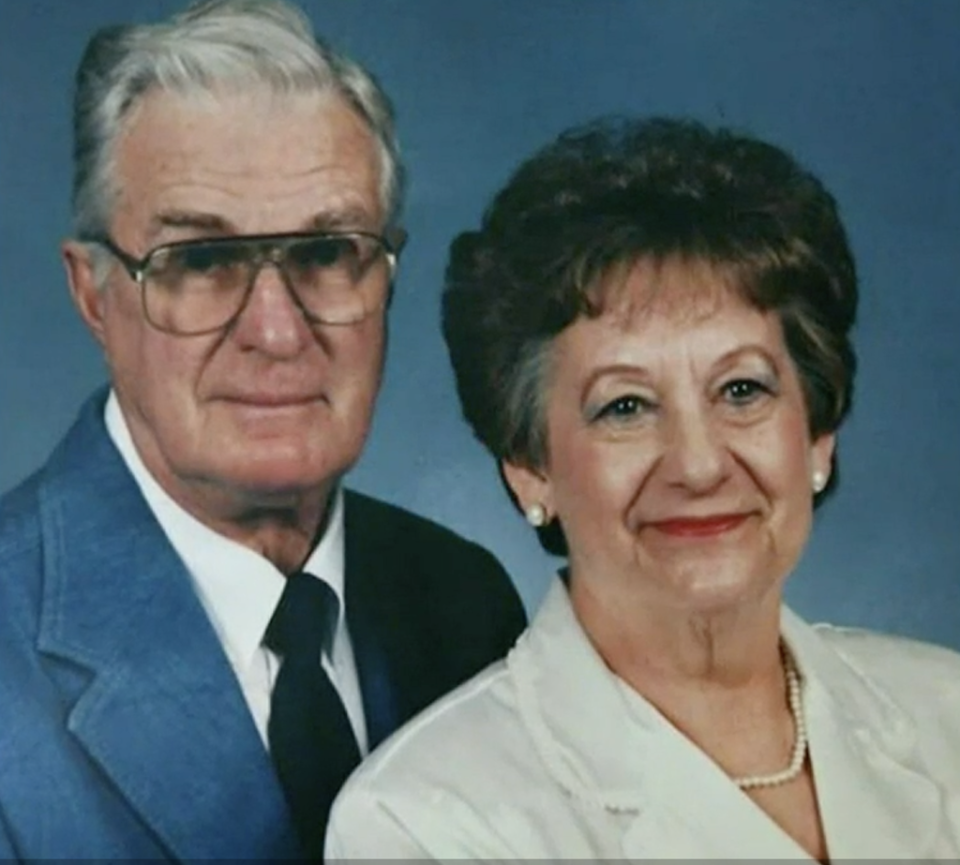 James y Zelma Long fueron asesinados por Carman Deck en un robo a una casa en 1996 (KMOV)