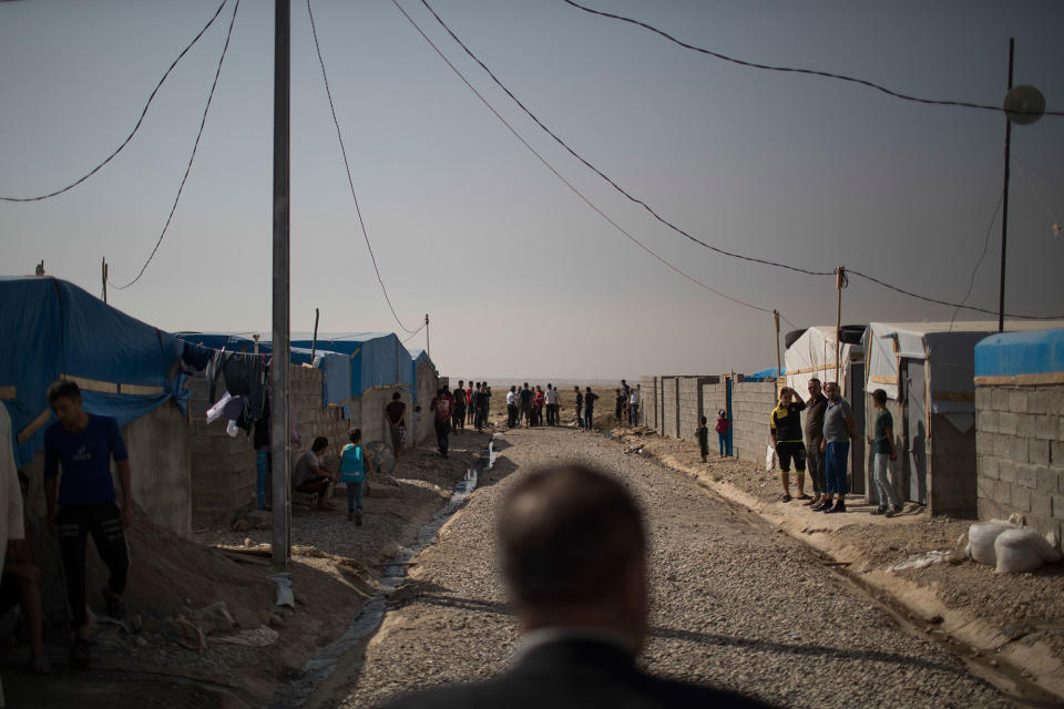 Refugees flee Mosul, Iraq