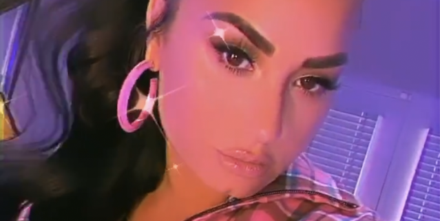 demi lovato pink highlights