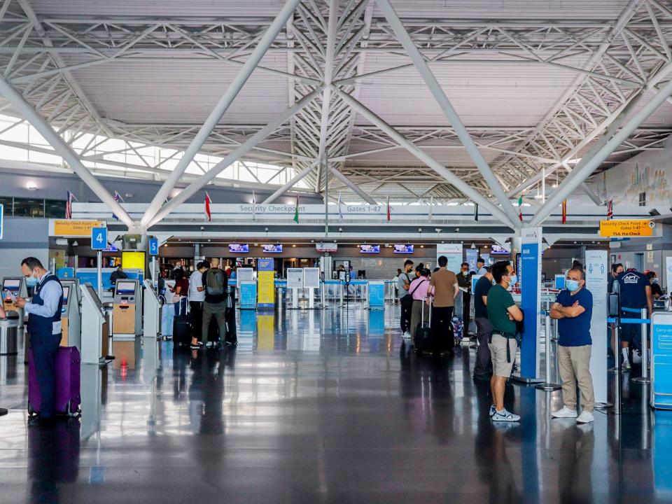 Flying American Airlines to Europe during the pandemic - American Airlines New York-Madrid Flight 2021