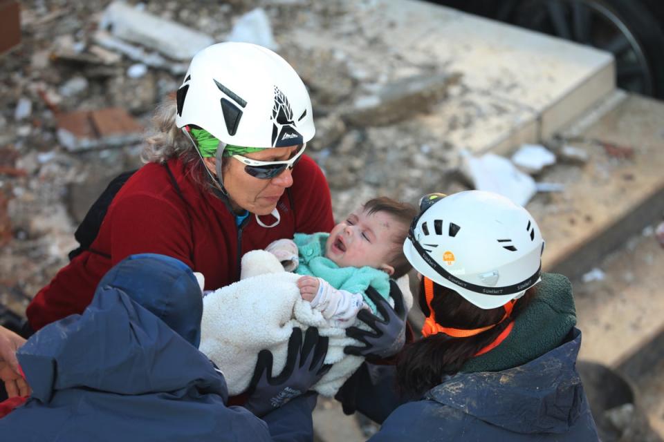 Baby and her mother rescued under rubble after 29 hours of 7.7 magnitude (Anadolu Agency via Getty Images)