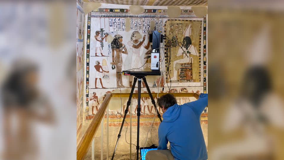An X-ray fluorescence sensor is set up in front of a painting in the tomb chapel of Menna, an official who served under Amenhotep III. - Theban Tombs Project (LAMS MAFTO CNRS - CA Uliège)