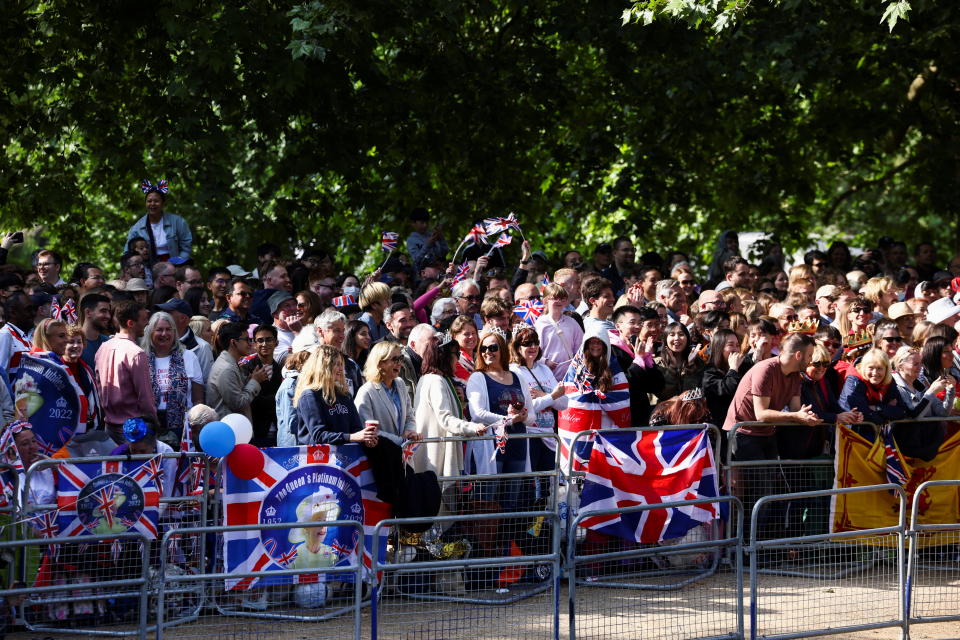 Queen's Platinum Jubilee – Crowds gather on The Mall