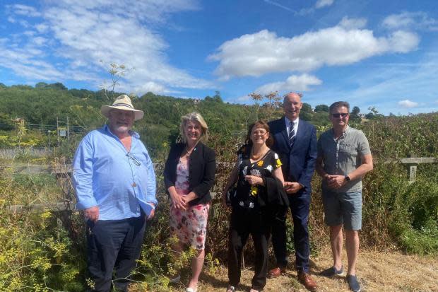 Briefing  - Mr Abineri, Mrs Firth, Mr Bradbury,  Julie Cushion and Mark Walmsley.