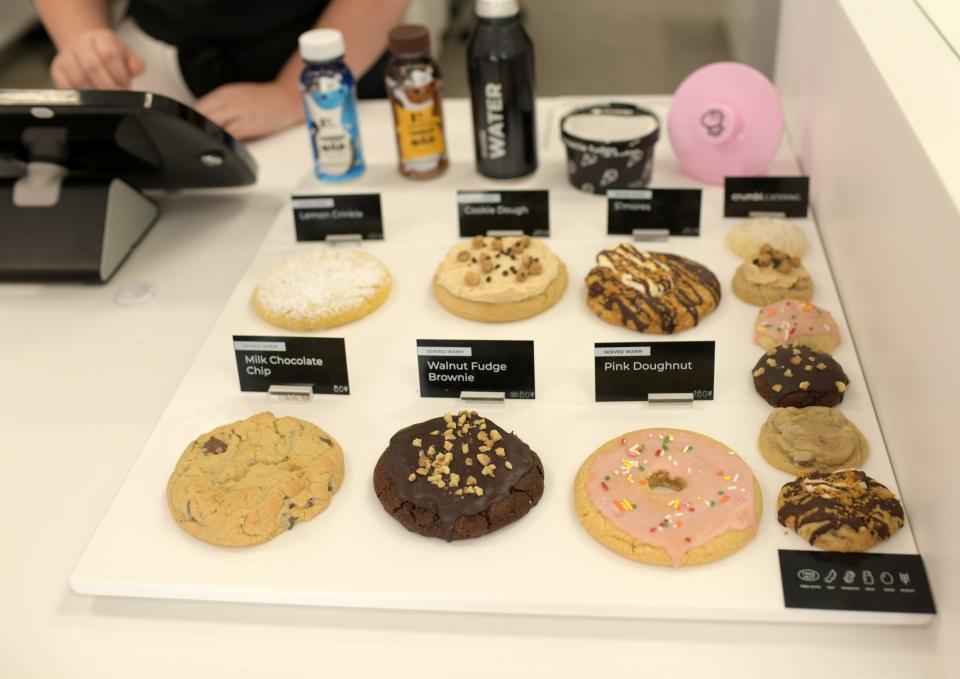 The varieties available in early June at Crumbl were Milk Chocolate Chip, Walnut Fudge Brownie, Pink Doughnut, S'mores, Cookie Dough and Lemon Crinkle. The menu changes weekly.