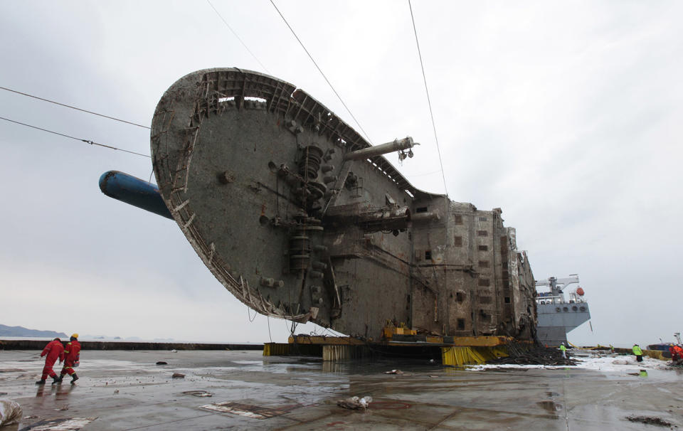 Salvage operation in South Korea