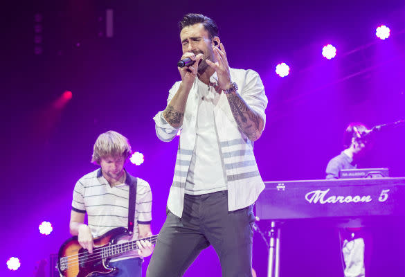 REVIEW: Maroon 5 And Robin Thicke Impress Crowds At London's O2 Arena