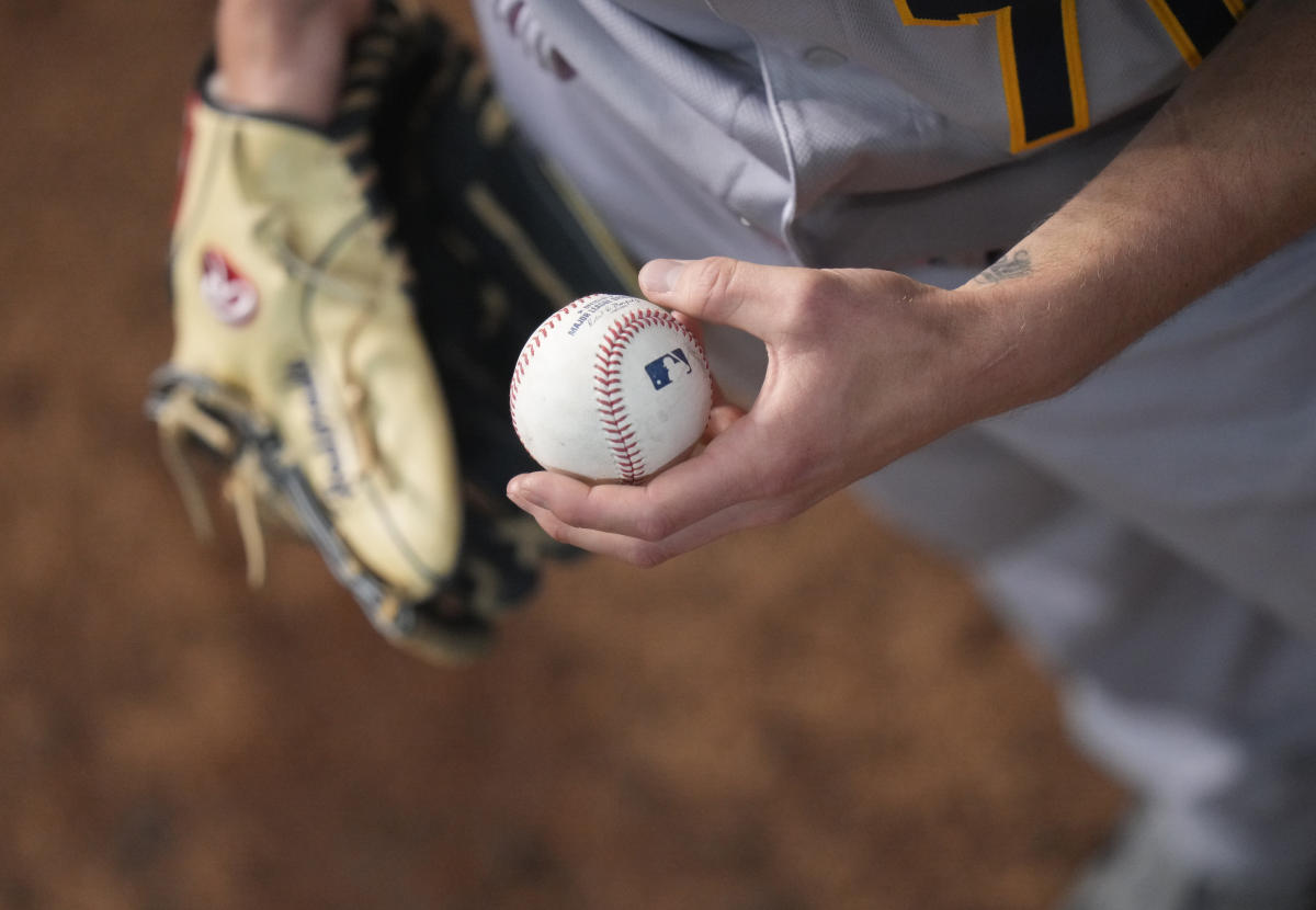 Arizona Diamondbacks to Install Humidor at Chase Field, and Phoenix's Hot,  Dry Air Is the Reason