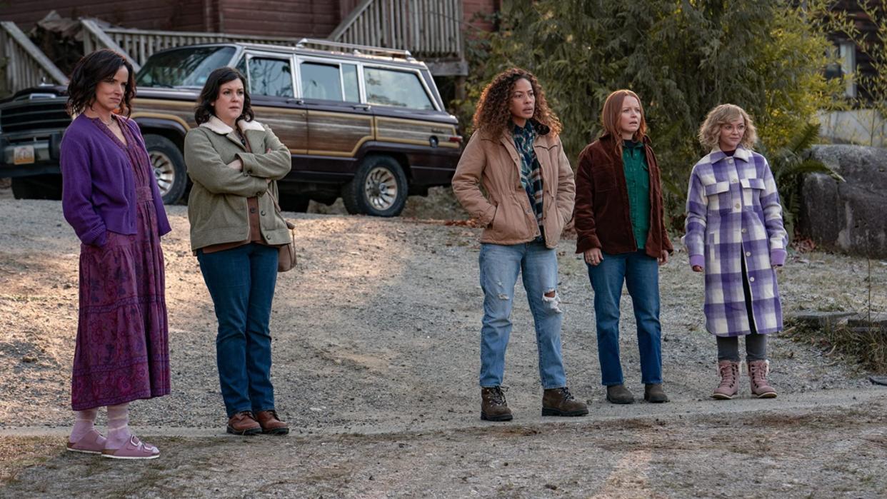  Juliette Lewis, Melanie Lynskey, Tawny Cypress, Lauren Ambrose, and Christina Ricci in Yellowjackets season 2. 